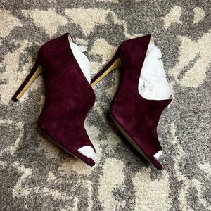 Ann Taylor Plum Heel